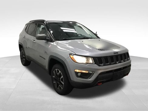 Used 2019 Jeep Compass Trailhawk w/ Leather Interior Group AWD/4WD image 3