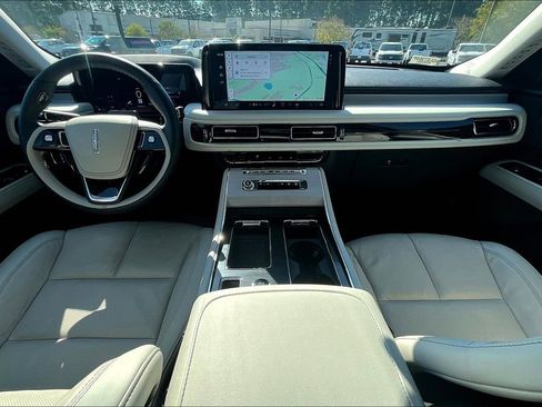Used 2025 Lincoln Aviator Reserve w/ Illumination Package image 15