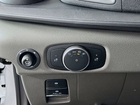 New 2026 Ford Transit 250 148 Medium Roof image 18