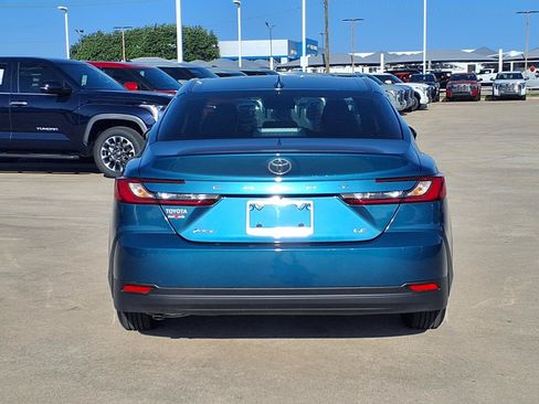 Used 2026 Toyota Camry LE w/ Convenience Package FWD image 8