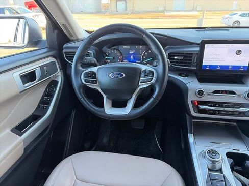 Used 2023 Ford Explorer XLT w/ Equipment Group 202A image 28