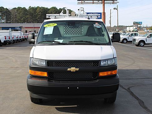 Used 2025 Chevrolet Express 2500 Extended w/ Communications Package image 11