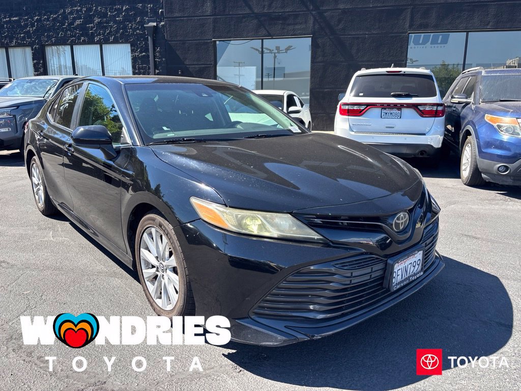 Used 2018 Toyota Camry LE FWD image 1