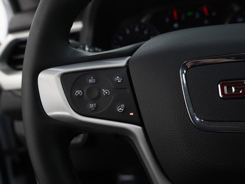 Used 2023 GMC Acadia SLT w/ Elevation Edition image 32