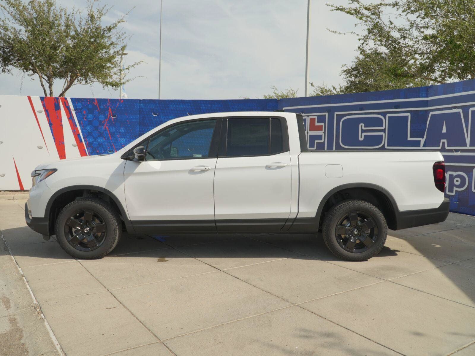 New 2026 Honda Ridgeline Black Edition image 10