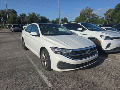 Used 2023 Volkswagen Jetta SE w/ Panoramic Sunroof Package