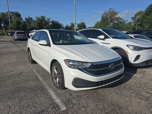 Used 2023 Volkswagen Jetta SE w/ Panoramic Sunroof Package FWD image 1