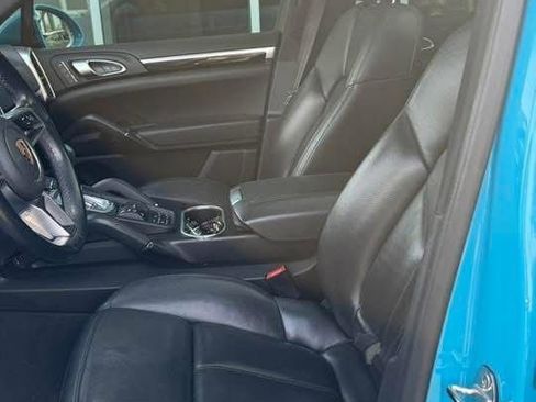 Used 2018 Porsche Cayenne image 19
