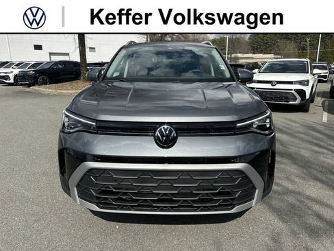 New 2026 Volkswagen Taos SE FWD image 8