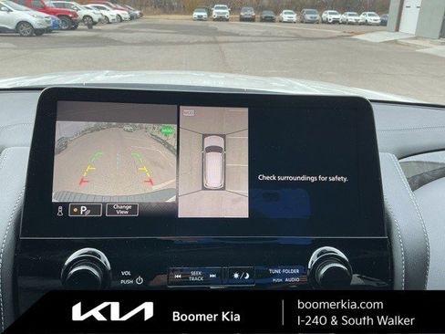 Used 2022 Nissan Armada Platinum image 27