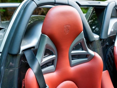 Used 2004 Porsche Carrera GT RWD image 22