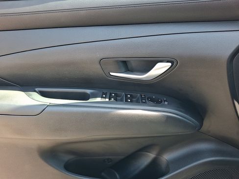 Used 2025 Hyundai Tucson SE AWD/4WD image 12