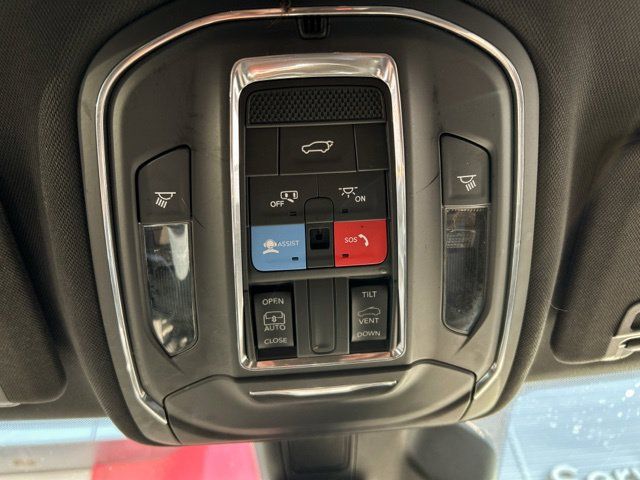 Used 2022 Jeep Grand Cherokee Altitude AWD/4WD image 46