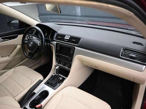 Used 2019 Volkswagen Passat 2.0T Wolfsburg w/ Wheels & Sunroof Package FWD image 43