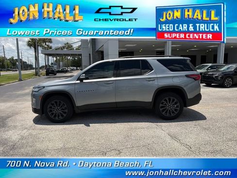 Used 2023 Chevrolet Traverse RS FWD image 5