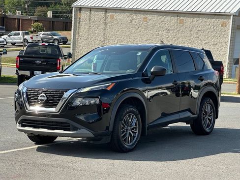 Used 2023 Nissan Rogue S FWD image 2