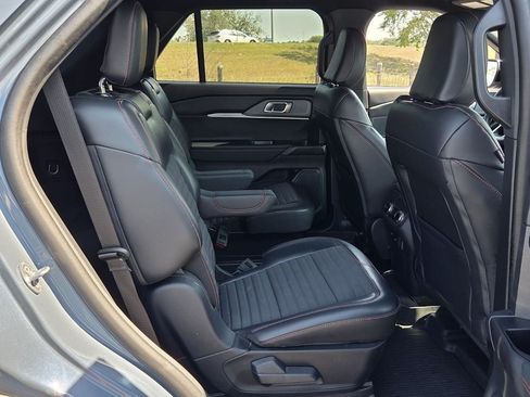 Used 2025 Ford Explorer ST-Line AWD/4WD image 15