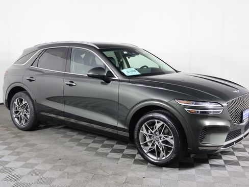 Used 2025 Genesis GV70 2.5T image 4