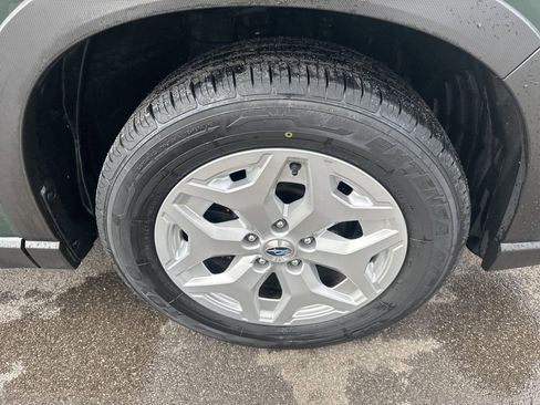 Used 2023 Subaru Forester Base image 30