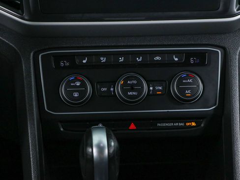 Used 2021 Volkswagen Atlas Cross Sport SE w/ Panoramic Sunroof Package FWD image 20