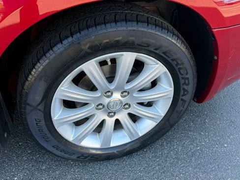 Used 2010 Chrysler Sebring Limited image 12