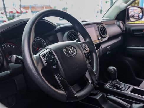 Used 2022 Toyota Tacoma SR image 18