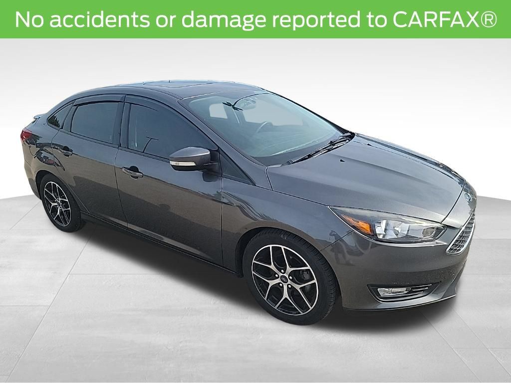 Used 2017 Ford Focus SEL w/ Cold Weather Package FWD image 6