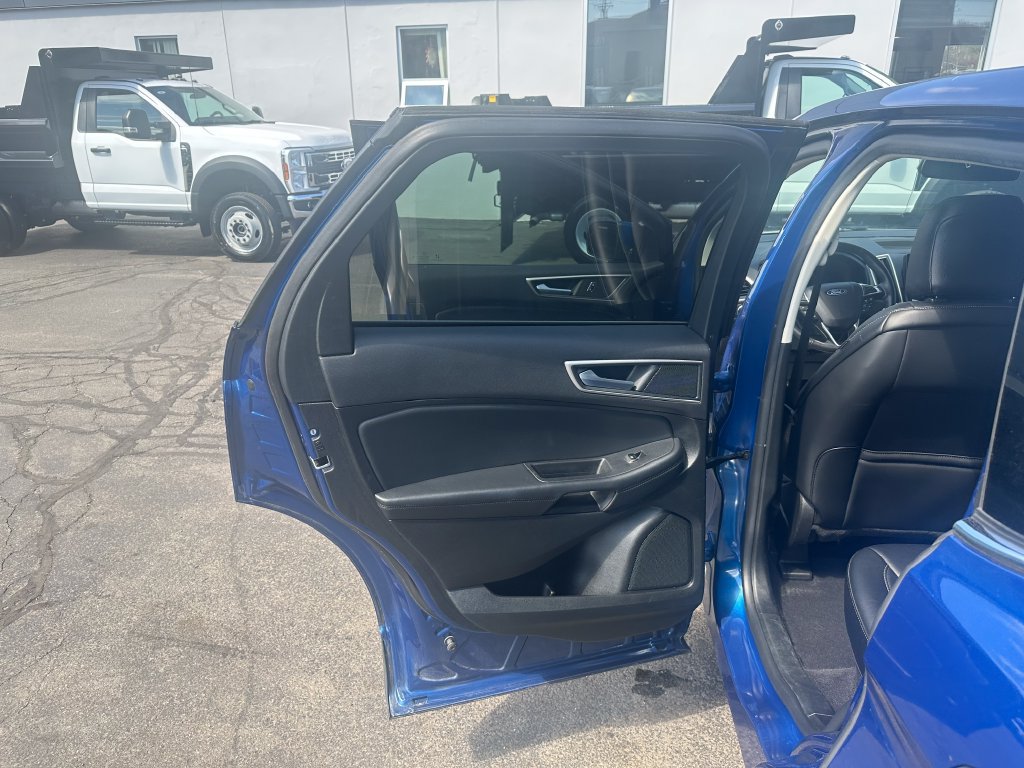 Used 2024 Ford Edge SEL AWD/4WD image 13
