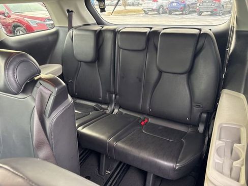 Used 2024 Kia Carnival LX FWD image 13