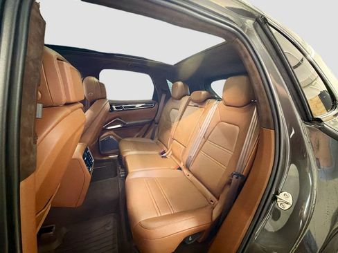 Certified 2023 Porsche Cayenne Turbo AWD/4WD image 26