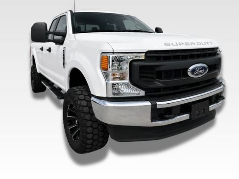 Used 2021 Ford F250 XL w/ Power Equipment Group AWD/4WD image 2