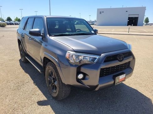 Used 2016 Toyota 4Runner SR5 image 4