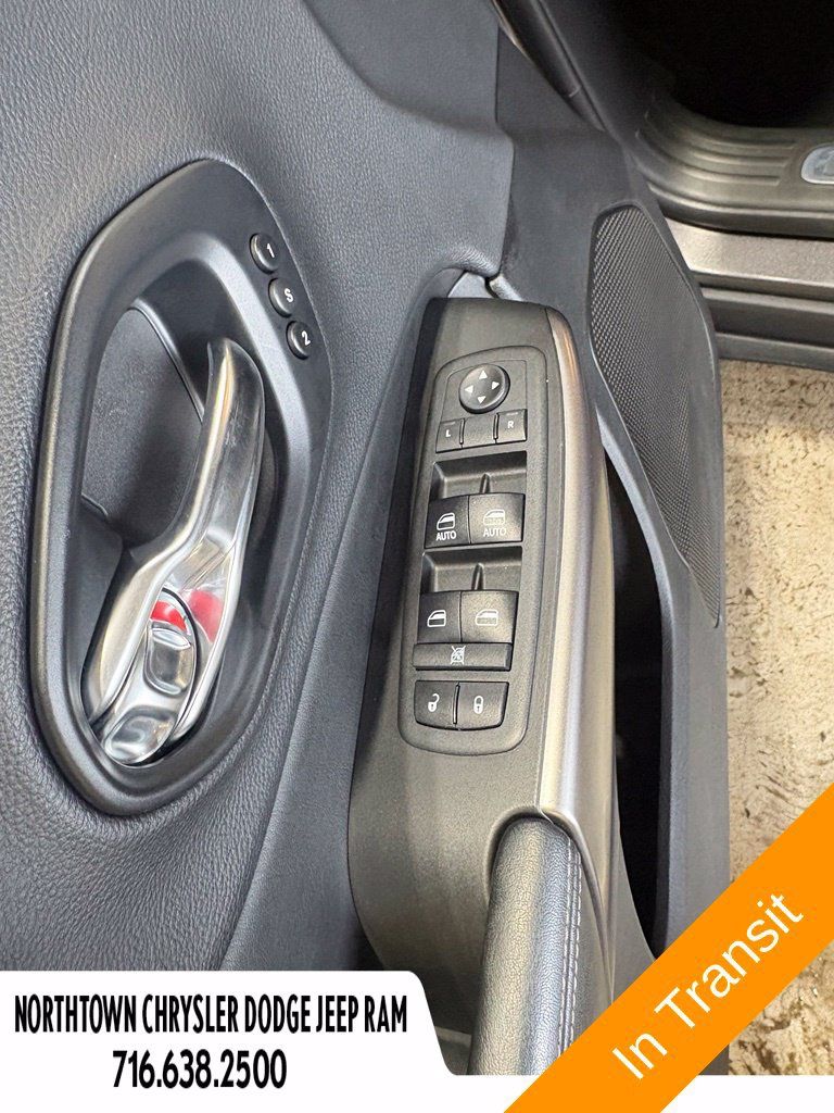 Used 2019 Jeep Cherokee Limited AWD/4WD image 24