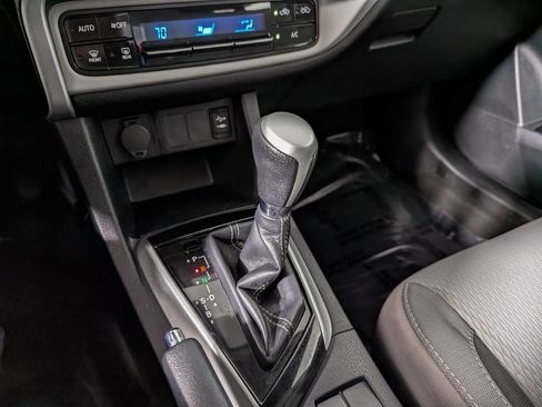 Used 2019 Toyota Corolla LE image 23