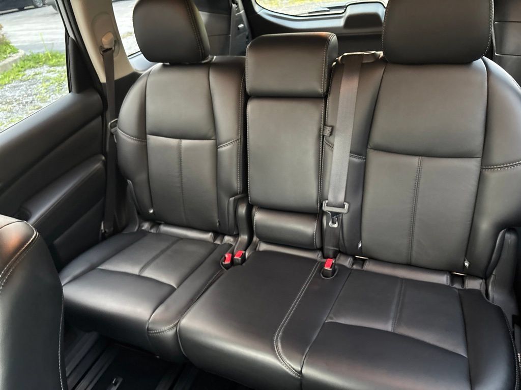 Used 2019 Nissan Pathfinder SL AWD/4WD image 15