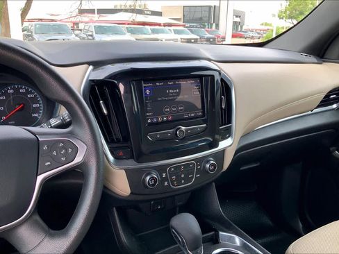 Used 2023 Chevrolet Traverse LS FWD image 7