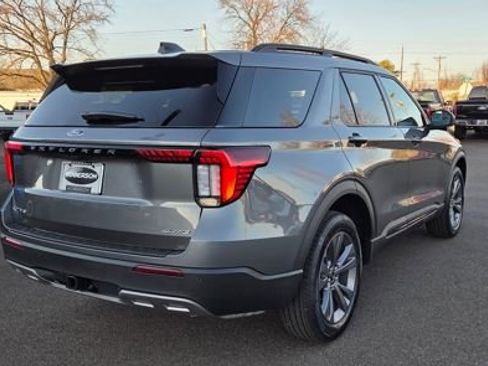 New 2026 Ford Explorer Active w/ Active Comfort Package image 3