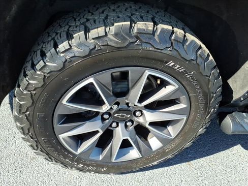 Used 2021 Chevrolet Tahoe Z71 w/ Z71 Signature Package image 7