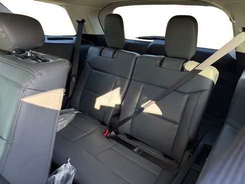 New 2026 Ford Explorer Active w/ Active Comfort Package image 17