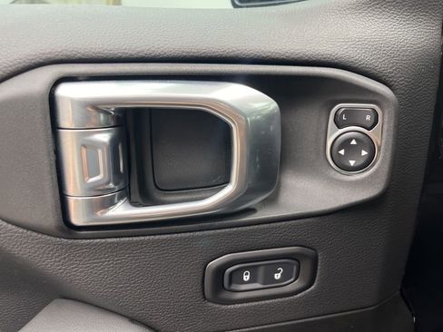 New 2026 Jeep Gladiator Sport image 7