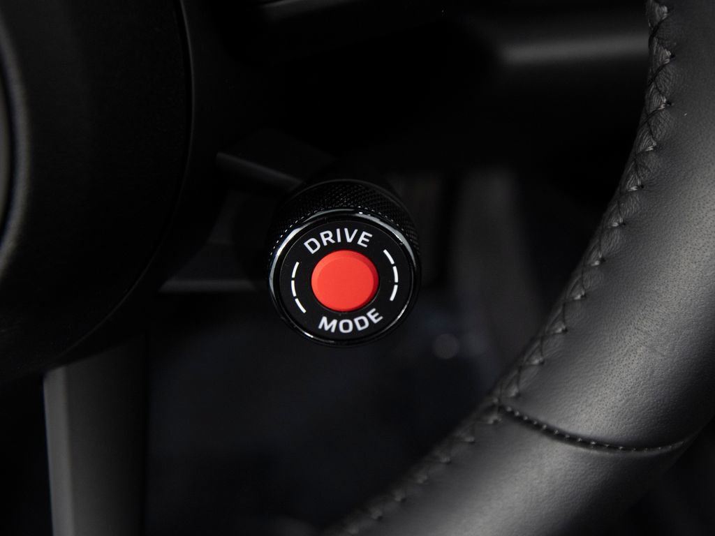 Certified 2025 Porsche 911 Carrera RWD image 31