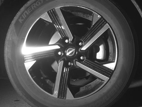 Used 2025 Nissan Sentra SV FWD image 12