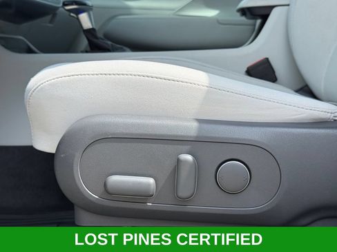 Used 2025 Hyundai Kona SEL FWD image 8