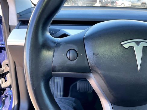 Used 2018 Tesla Model 3 Mid Range image 21