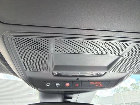 Used 2025 Buick Enclave Preferred FWD image 20