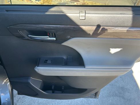 Used 2026 Toyota Highlander Limited image 26
