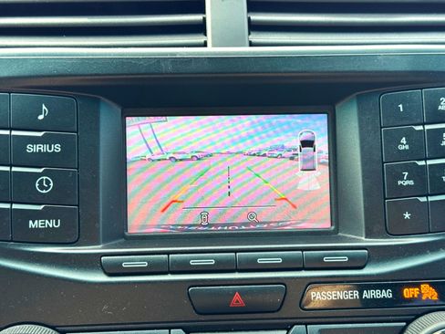 Used 2017 Ford Explorer XLT image 29