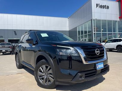 Certified 2025 Nissan Pathfinder SV