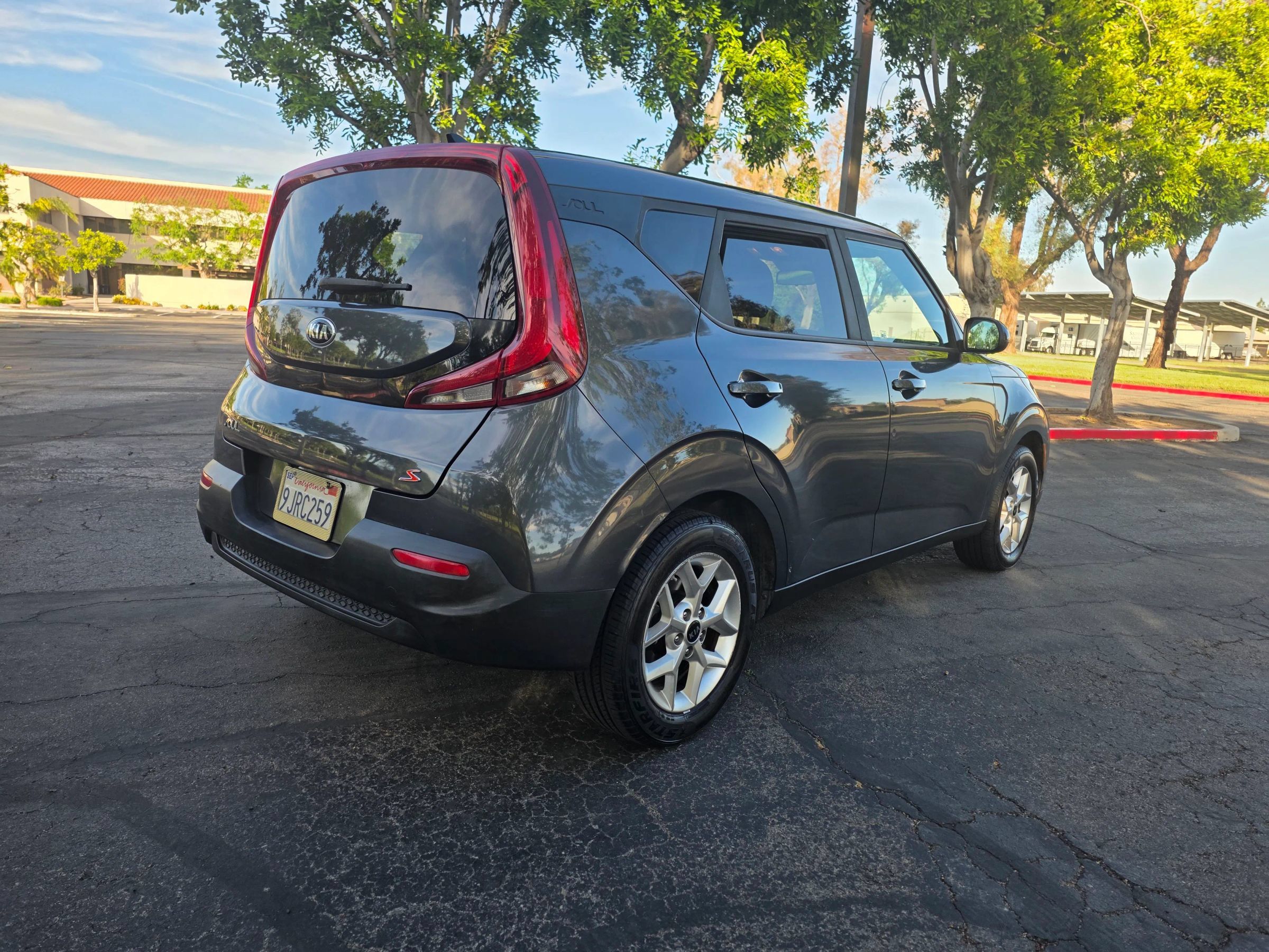 Used 2020 Kia Soul S FWD image 9
