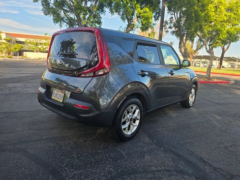 Used 2020 Kia Soul S FWD image 9